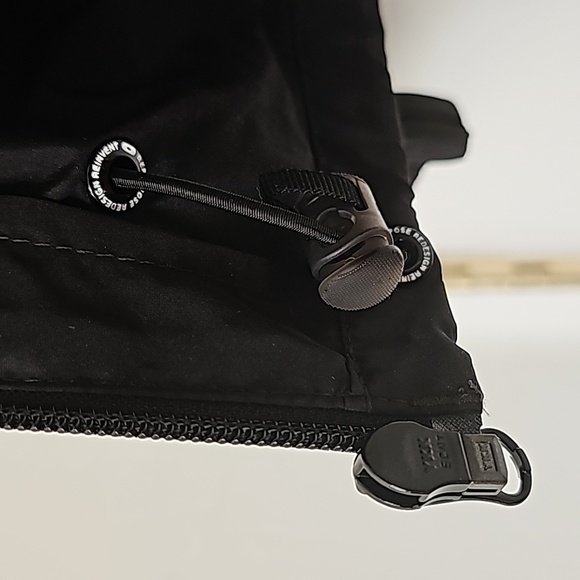 Oakley Men's Windbreaker - Picture 5 of 11